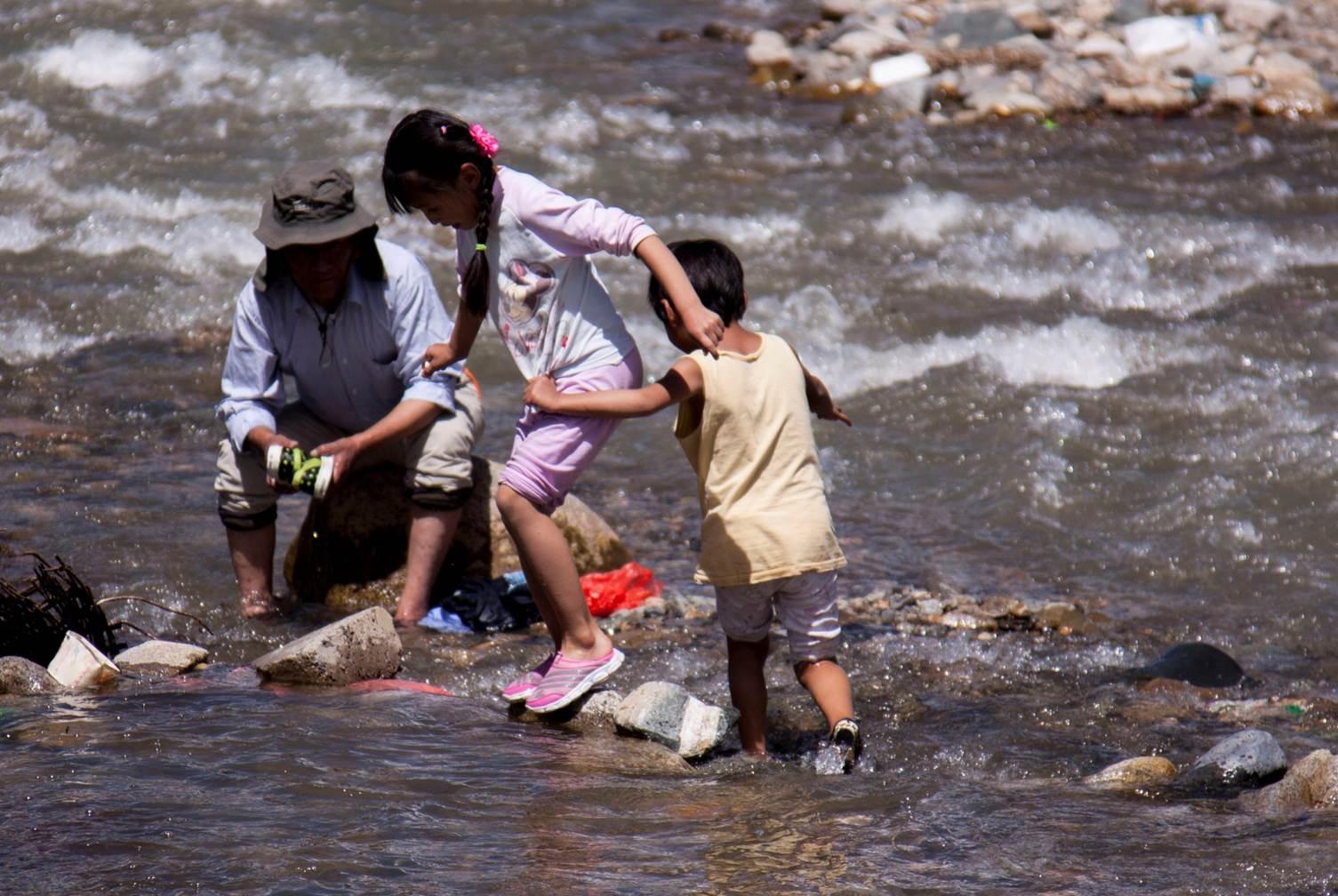 Grandparents love bringing their grandchildren and agree it¡¯s the best time for those kids to play with great nature.