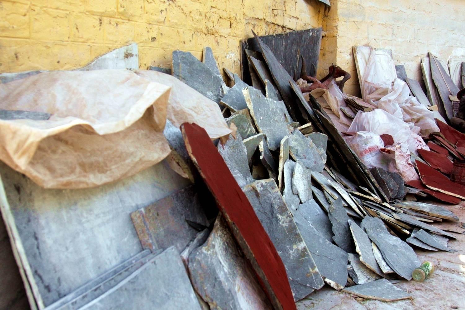 Stone slates are bought from Lhundrup County.In order to highlight carved letters, these slates must be polised or dyed with dark red color.Price of mani stones differs from degrees of delicacy.