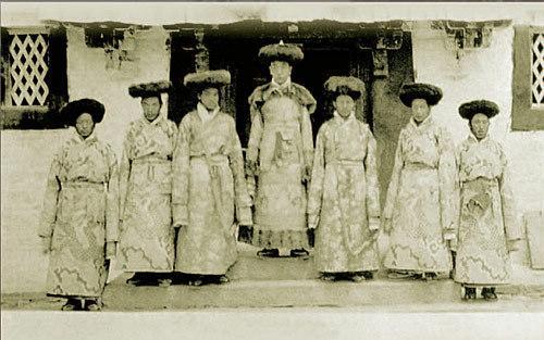 The local aristocrat officials in the old Tibet.