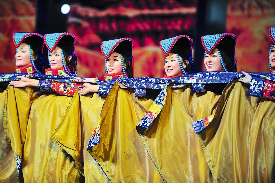 Photo shows the site of the evening party. Through various performances and shows, Tibetan people express their infinite gratitude for Chinese Communist Party and our great motherland.