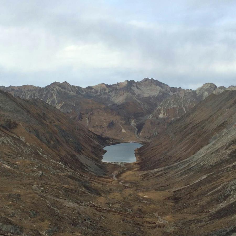 Sitting at an altitude of 5,000 meters, the Lhamoi Lhatso is a holy lake in the eyes of Tibetan people that is believed to be able to project the will of god.