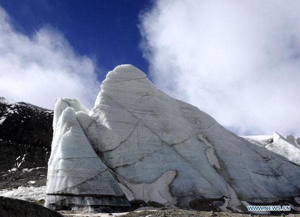 Photo taken on Jan. 8, 2013 shows a part of glacier in Purog Kangri, some 560 kilometers away from Nagqu Town in southwest China's Tibet Autonomous Region. The Purog Kangri glacier, whose ice field co