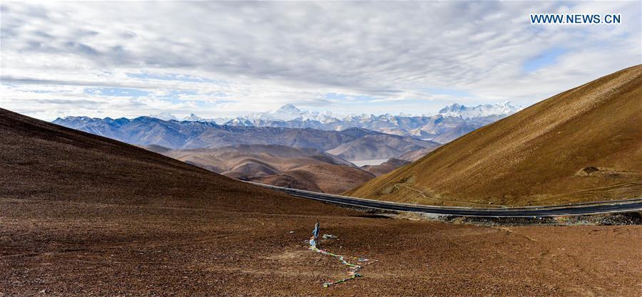 Photo taken on Nov. 23, 2015 shows a distant view of Mount Everest, the highest peak in the world which stands at an altitude of 8844.43 meters, in southwest China