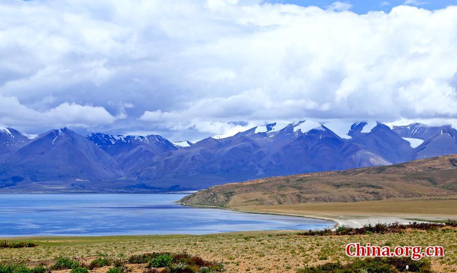 Sacred mountain, lake in Tibet