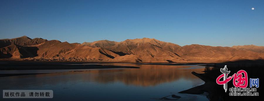 Amazing scenery of Yarlung Zangbo River