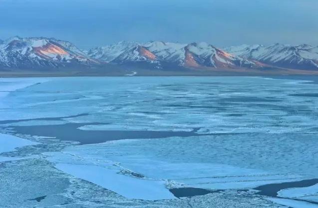 As the second largest saltwater lake in China and the highest lake in the world, Namtso Lake, 70 kilometers long and 30 kilometers wide, is located between Tibet’s Damxung County and Palgon County, 240 kilometers away from Lhasa, at an elevation of 4,718 meters. Photo shows the beautiful scenery of Namtso Lake located between Tibet’s Damxung County and Palgon County, in southwest China’s Tibet Autonomous Region.