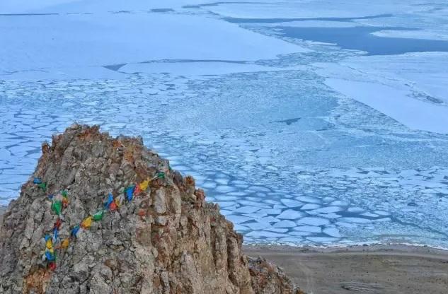 Namtso Lake, known as the "heavenly lake" in the Tibetan language, is one of the three holy lakes in the Tibet Autonomous Region that one should not miss when traveling in Tibet. Photo shows the beautiful scenery of Namtso Lake located between Tibet’s Damxung County and Palgon County, in southwest China’s Tibet Autonomous Region.