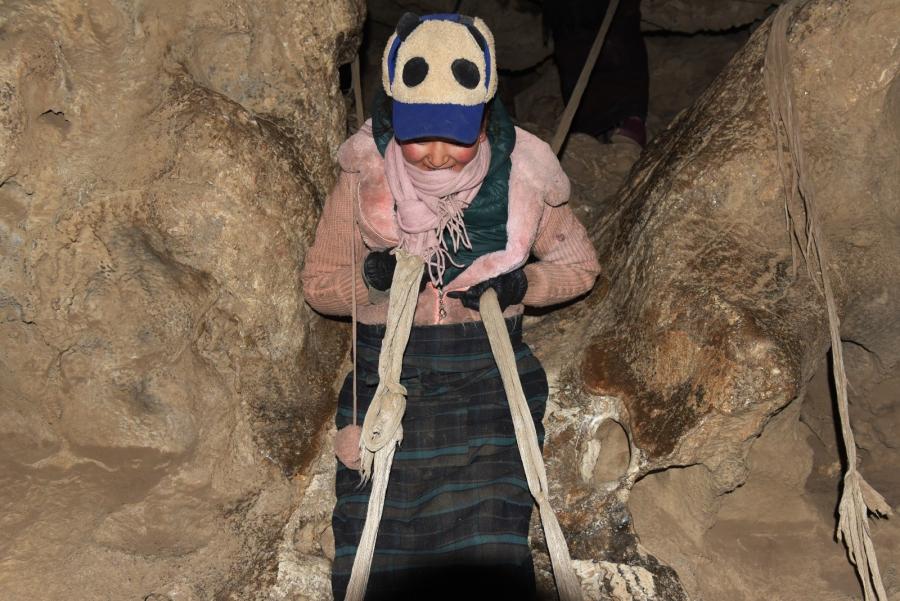 After entering the temple, people need to  squeeze through a narrow cave to enter the grand hall. There is no stairs in and out of the cave.