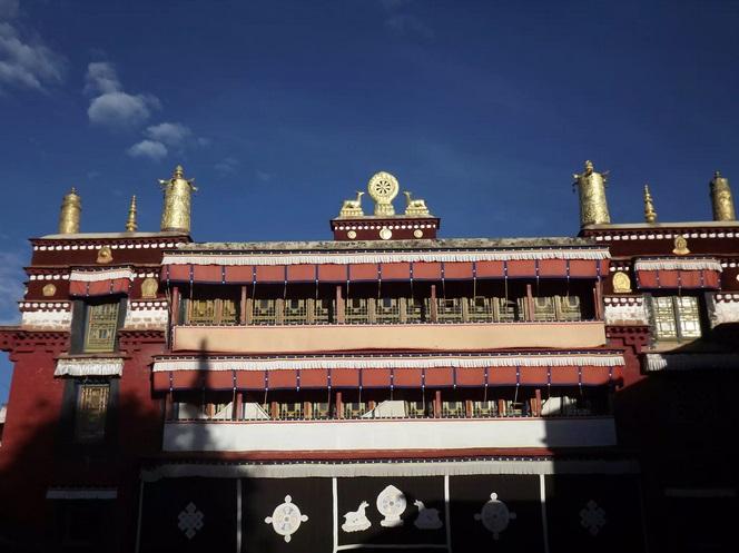 No.3 Ramoche TempleRamoche Temple is considered the most important temple in Lhasa after the Jokhang Temple which was completed about the same time. Situated in the northwest of the Tibetan capital of Lhasa, it is east of the Potala and north of the Jokhang, covering a total area of 4,000 square meters.