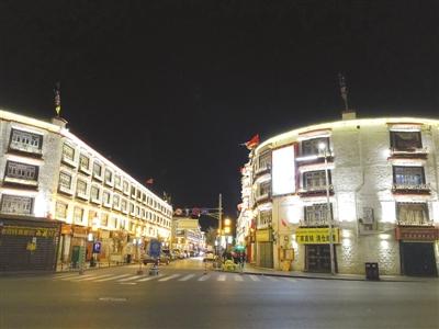 Barkhor Street is the oldest and also the specialist street in Lhasa. Barkhor Street is more charming when ever the curtain of night befalls in Lhasa. All kinds of stalls and shops are still in business at night. Barkhor Street is not very bounty, it is exquisite busy. Barkhor Street is not full of handicrafts but also packed by snack stalls. Various goods and snacks are dazzling on street. The old-timey Barkhor Street leaves more thoughts to the tourists.