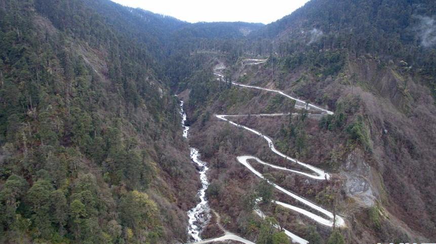 On Oct. 31, 2017, Metog Highway of Tibet linking Medog with its neighboring Bome County officially opened to traffic, which marks the end of the history that there is still counties without highway in China. The overall length of Metog Highway is 117.3 kilometers. Photo shows the bird’s eye view of Metog Highway in southwest China’s Tibet Autonomous Region, March 29, 2017.